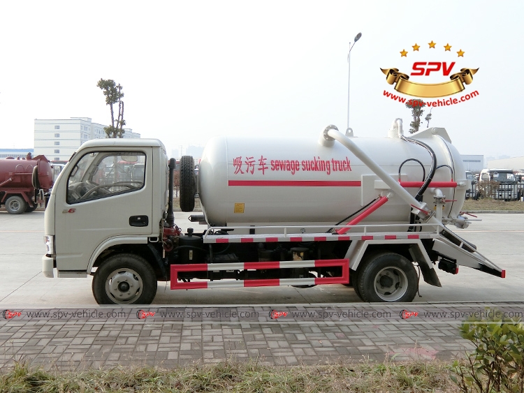 Left side view of Sewage Sucking Truck Dongfeng